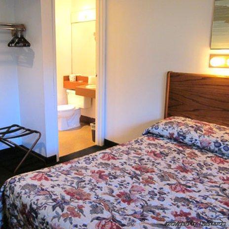 Cozy Cove Beachfront Resort Inn Линкольн-Сити Номер фото