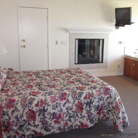 Cozy Cove Beachfront Resort Inn Линкольн-Сити Экстерьер фото