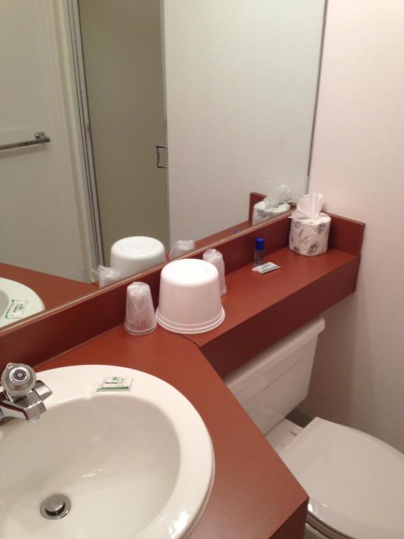 Cozy Cove Beachfront Resort Inn Линкольн-Сити Номер фото